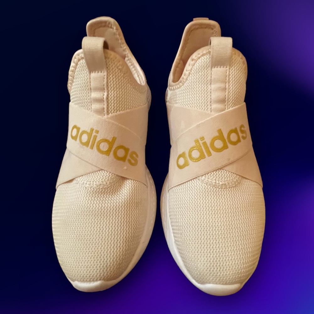 Comfortable Adidas cloud form comfort shoes